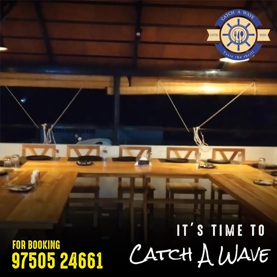 فندق Catch A Wave مهاباليبورام المظهر الخارجي الصورة