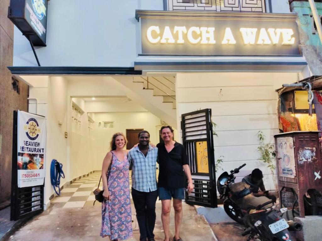 فندق Catch A Wave مهاباليبورام المظهر الخارجي الصورة