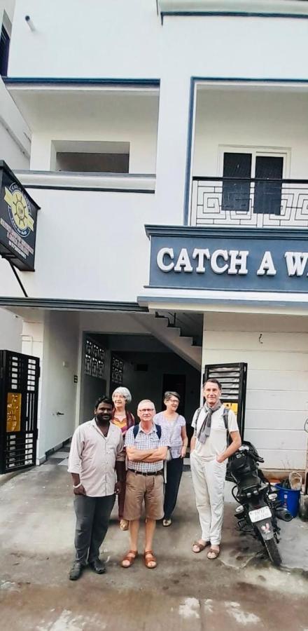 فندق Catch A Wave مهاباليبورام المظهر الخارجي الصورة